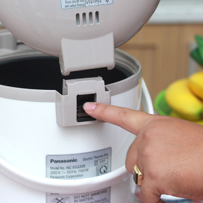 Bình Thủy Điện Tử Panasonic PABT-NC-EG2200CSY - 2.2L - Hàng chính hãng